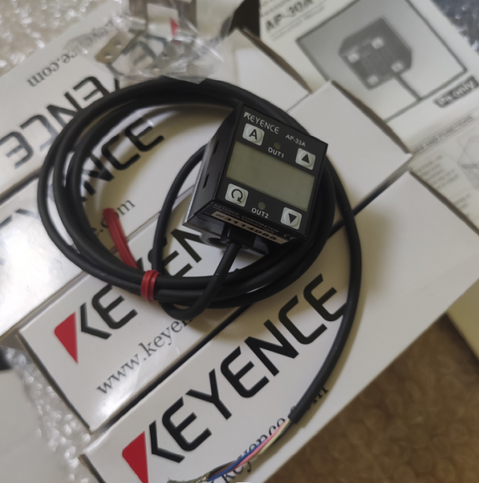 Keyence AP31A Ap Series Digital Pressure Gauge Switch 1224V Dc