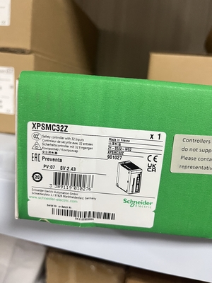 Schneider Electric XPSMC32Z Picture safety controller 24V DC