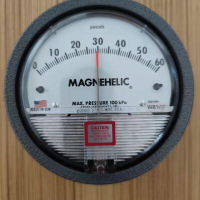 Dwyer Series-2000 Magnehelic Differential Pressure Gauge with No Power Needed, IP67 Rating, and NPT Female Connection