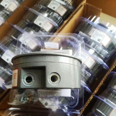 Magnetic Differential Pressure Gauge Featuring 2 Percent Accuracy and Measurement Range 0 to 750 Pa