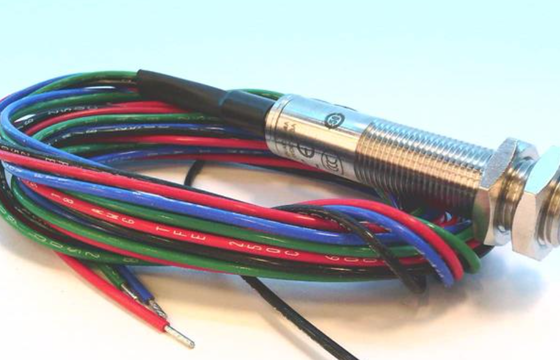 TopWorx  GO LEVERLESS LIMIT SWITCH 74-13562-F3 ,2.5MM STRAIGHT END SENSING