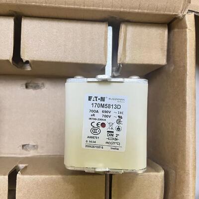 Eaton  170M5813D  Eaton Bussmann series high speed square body fuse, 700V (UL), 690V (IEC), 700A,