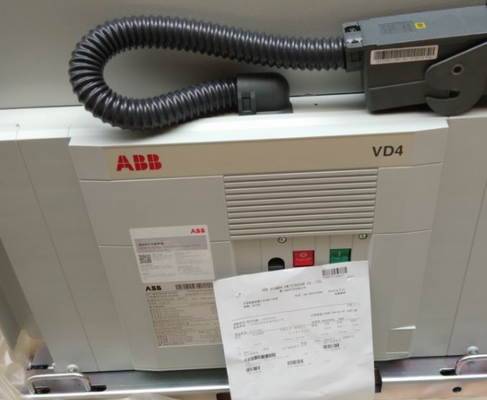 ABB VD4 Medium Voltage Vacuum Circuit-Breaker with 630 A Rated Current 50/60 Hz Frequency and 140KG Weight