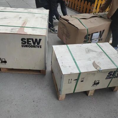 MOTORREDUCTOR SEW-EURODRIVE RF77DRN90L4BE2HR