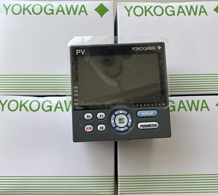 Yokogawa UT55A0101100 Digital Indicating Controller UT32A0001100