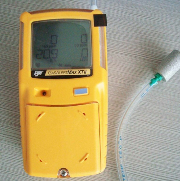 Honeywell BW Max XT II Multi 4 Gas Alert Detector With LCD Display 4.2V dc