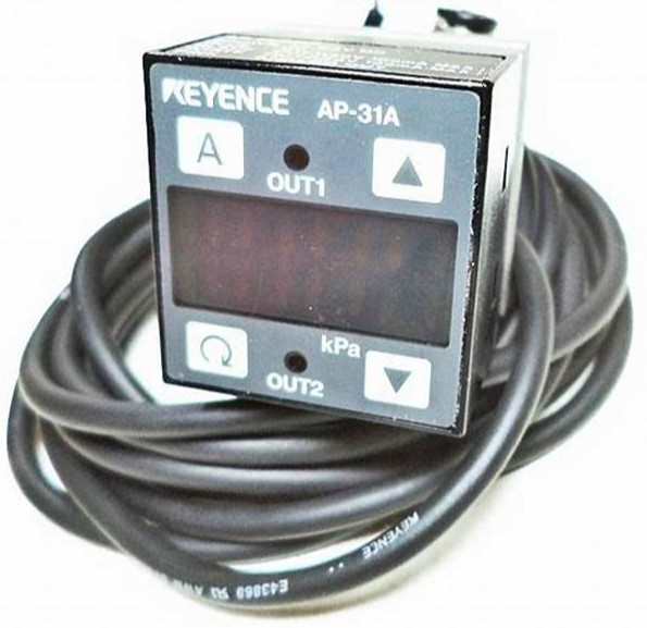 Keyence AP31A Ap Series Digital Pressure Gauge Switch 1224V Dc Pressure Sensor