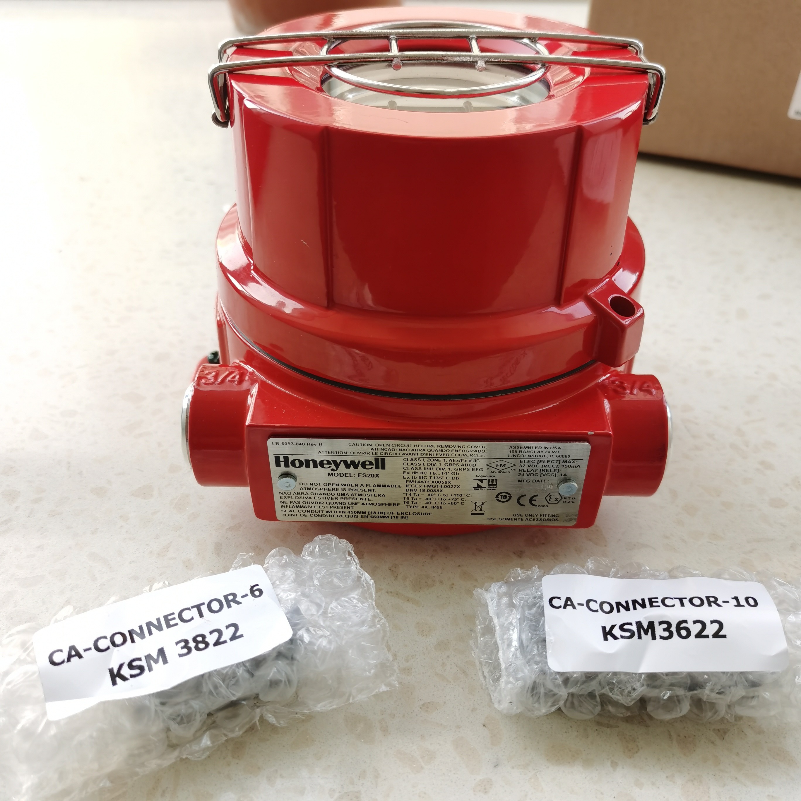 thumbnail image 2 of Honeywell FS20X-211 Flame Detector Electronics Module - Seller Refurbished 2 of 3
