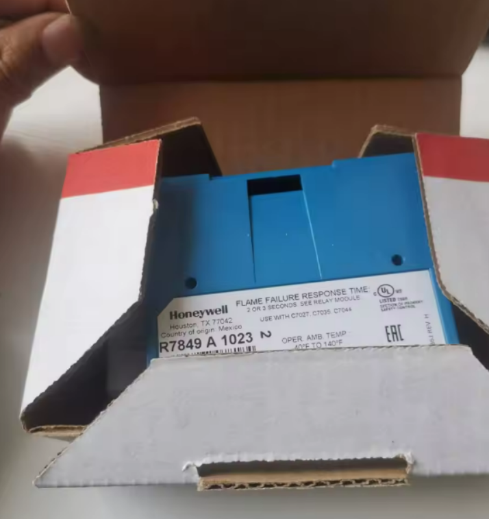 Honeywell Burner Control Unit with Carton Box Packaging