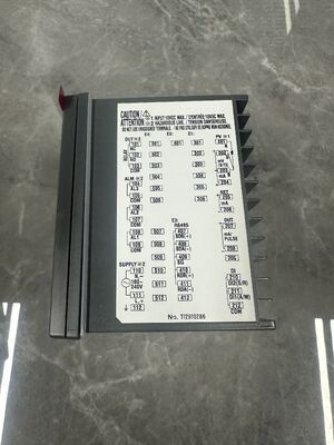 Temperature Controllers Yokogawa UT35A Advanced Indicating Controller UT35A-011-10-00/DC UT35A-001-11-00