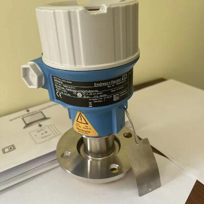 HydrostaticLevel measurement Deltapilot cc  Compact pressure sensor with the Contite measuring cell for hydrostatic level measurement