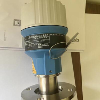 HydrostaticLevel measurement Deltapilot cc  Compact pressure sensor with the Contite measuring cell for hydrostatic level measurement