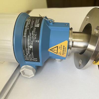 HydrostaticLevel measurement Deltapilot cc  Compact pressure sensor with the Contite measuring cell for hydrostatic level measurement
