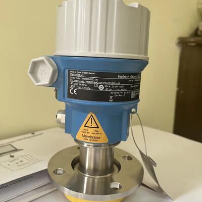 HydrostaticLevel measurement Deltapilot cc  Compact pressure sensor with the Contite measuring cell for hydrostatic level measurement